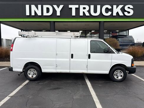 Used 2015 Chevrolet Express 2500 Extended image 1
