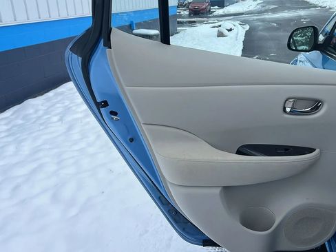 Used 2011 Nissan Leaf SL FWD image 11