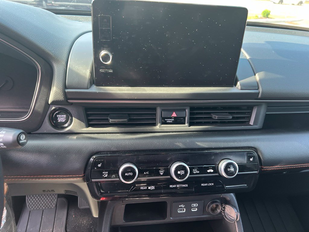 Used 2025 Honda Pilot TrailSport image 11