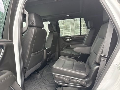 Used 2024 Chevrolet Tahoe LT w/ LT Signature Package image 21