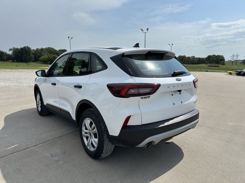 Used 2023 Ford Escape AWD image 7