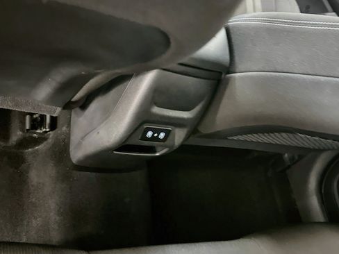 Used 2025 Hyundai Venue SEL FWD image 28