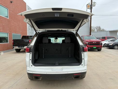 Used 2023 Chevrolet Traverse Premier image 13