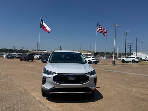 Used 2025 Ford Escape Active AWD/4WD image 4