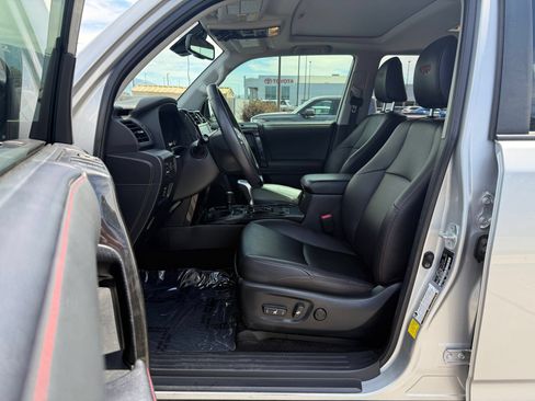 Used 2021 Toyota 4Runner TRD Off-Road Premium w/ Moonroof Package AWD/4WD image 12