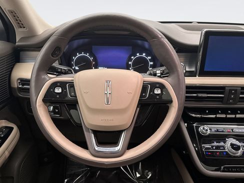 Used 2022 Lincoln Corsair AWD w/ Premium Package image 12
