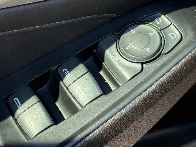 Used 2023 Chevrolet Traverse LT AWD/4WD image 10