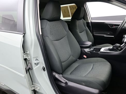 Used 2021 Toyota RAV4 XLE w/ Convenience Package image 14