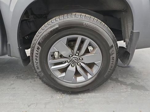 Used 2025 Nissan Frontier SV image 16