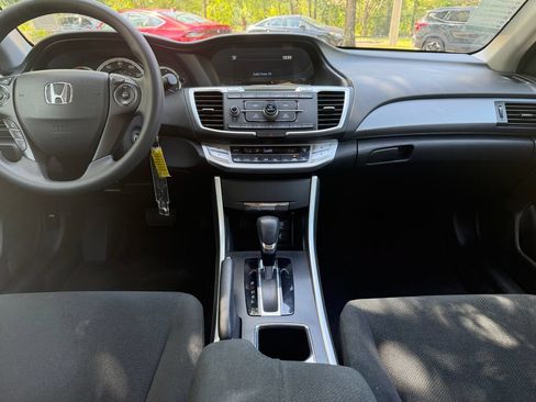 Used 2013 Honda Accord LX image 12