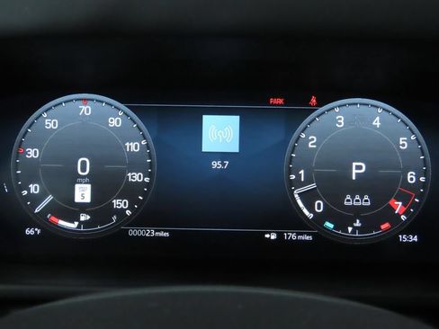 Used 2026 Land Rover Defender 110 S AWD/4WD image 33