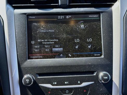 Used 2015 Ford Fusion SE w/ Equipment Group 202A FWD image 16