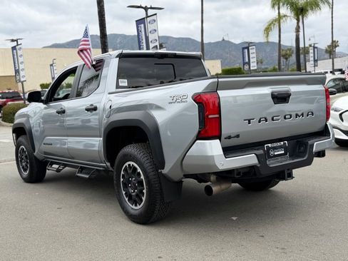 Used 2024 Toyota Tacoma TRD Off-Road w/ TRD Off Road Premium Package AWD/4WD image 8