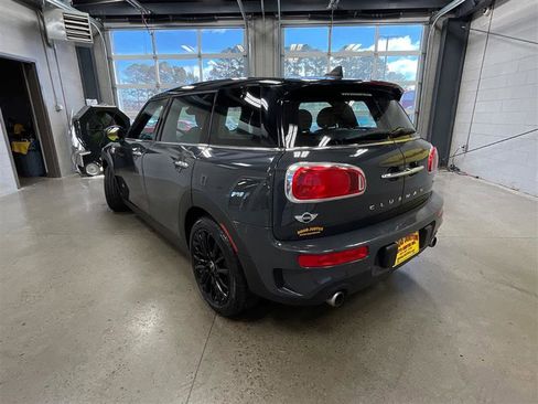 Used 2017 MINI Cooper Clubman S image 3