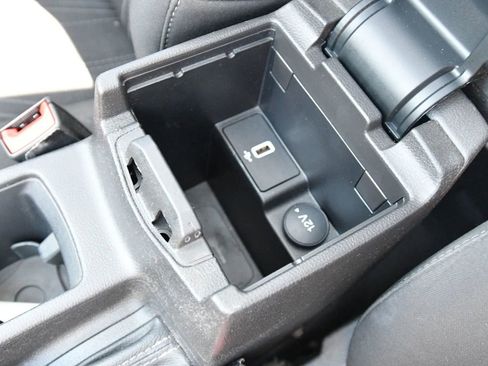 Used 2017 Ford Focus SEL FWD image 25