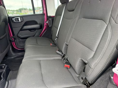 Used 2021 Jeep Wrangler Unlimited Sahara w/ Dual Top Group AWD/4WD image 13