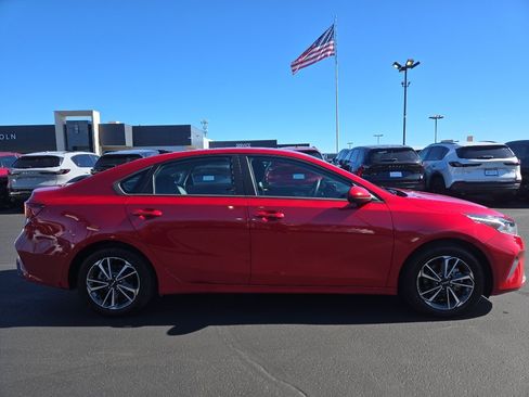 Used 2023 Kia Forte LXS FWD image 8