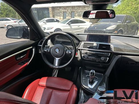 Used 2018 BMW 340i xDrive Sedan AWD/4WD image 16