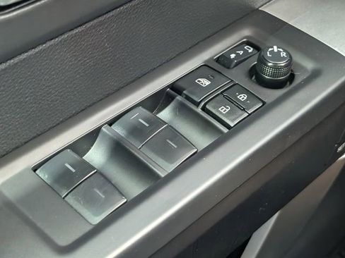 Used 2023 Toyota Tundra Platinum w/ Advanced Package AWD/4WD image 26