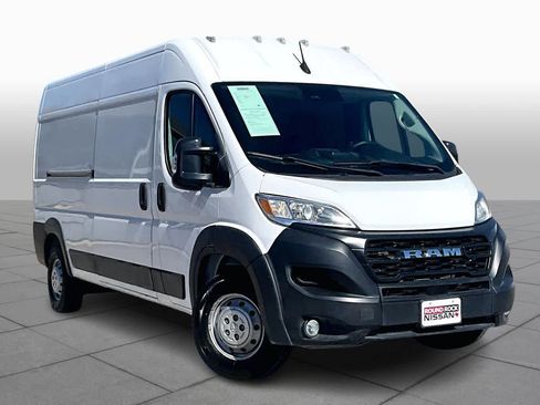 Used 2023 RAM ProMaster 2500 w/ Convenience Group image 3