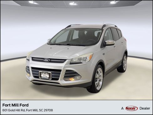 Used 2015 Ford Escape SE w/ SE Chrome Package image 1