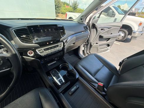 Used 2019 Honda Pilot Elite image 4