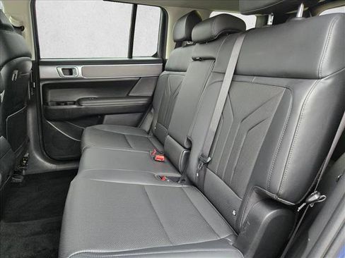 Used 2025 Hyundai Santa Fe SEL FWD image 17