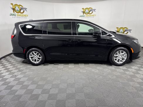 New 2026 Chrysler Voyager LX FWD image 11