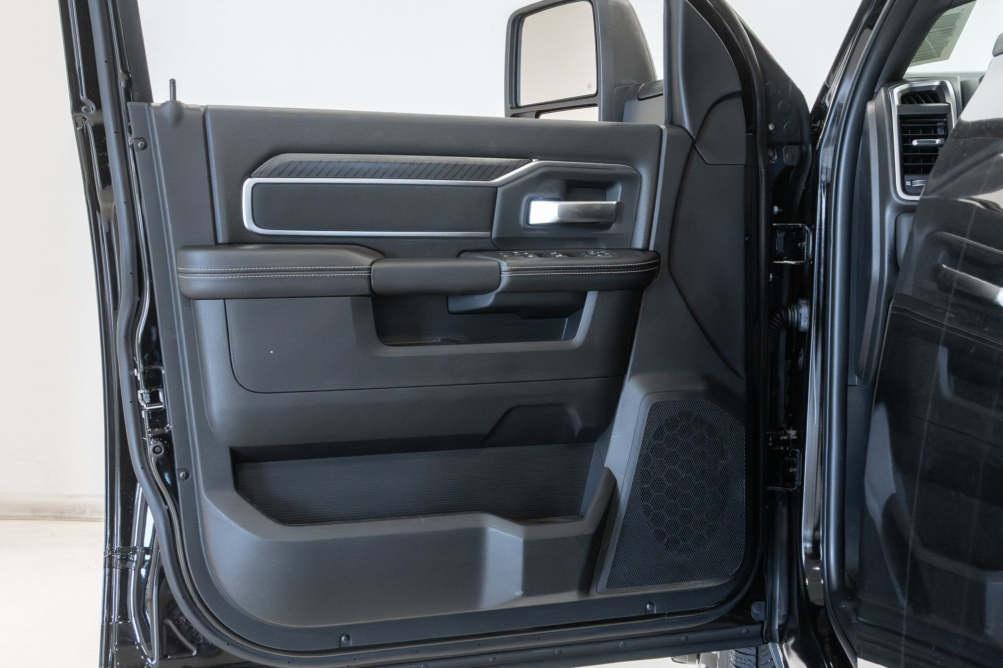 New 2027 RAM 3500 Big Horn AWD/4WD image 9