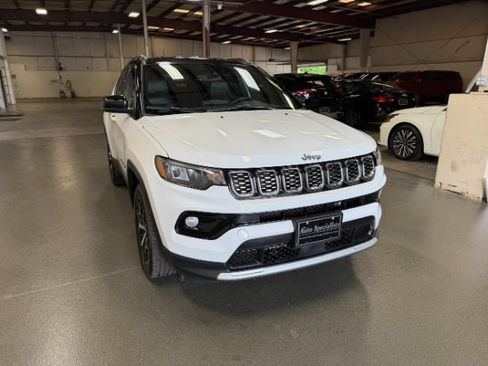 Used 2025 Jeep Compass Limited AWD/4WD image 6