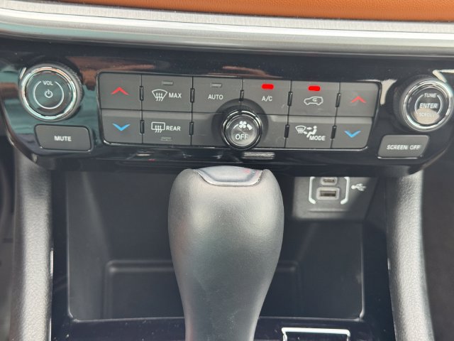 Certified 2025 Jeep Compass Limited AWD/4WD image 34
