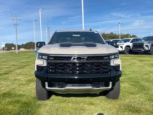 New 2026 Chevrolet Silverado 1500 ZR2 w/ Dark Appearance Package image 10