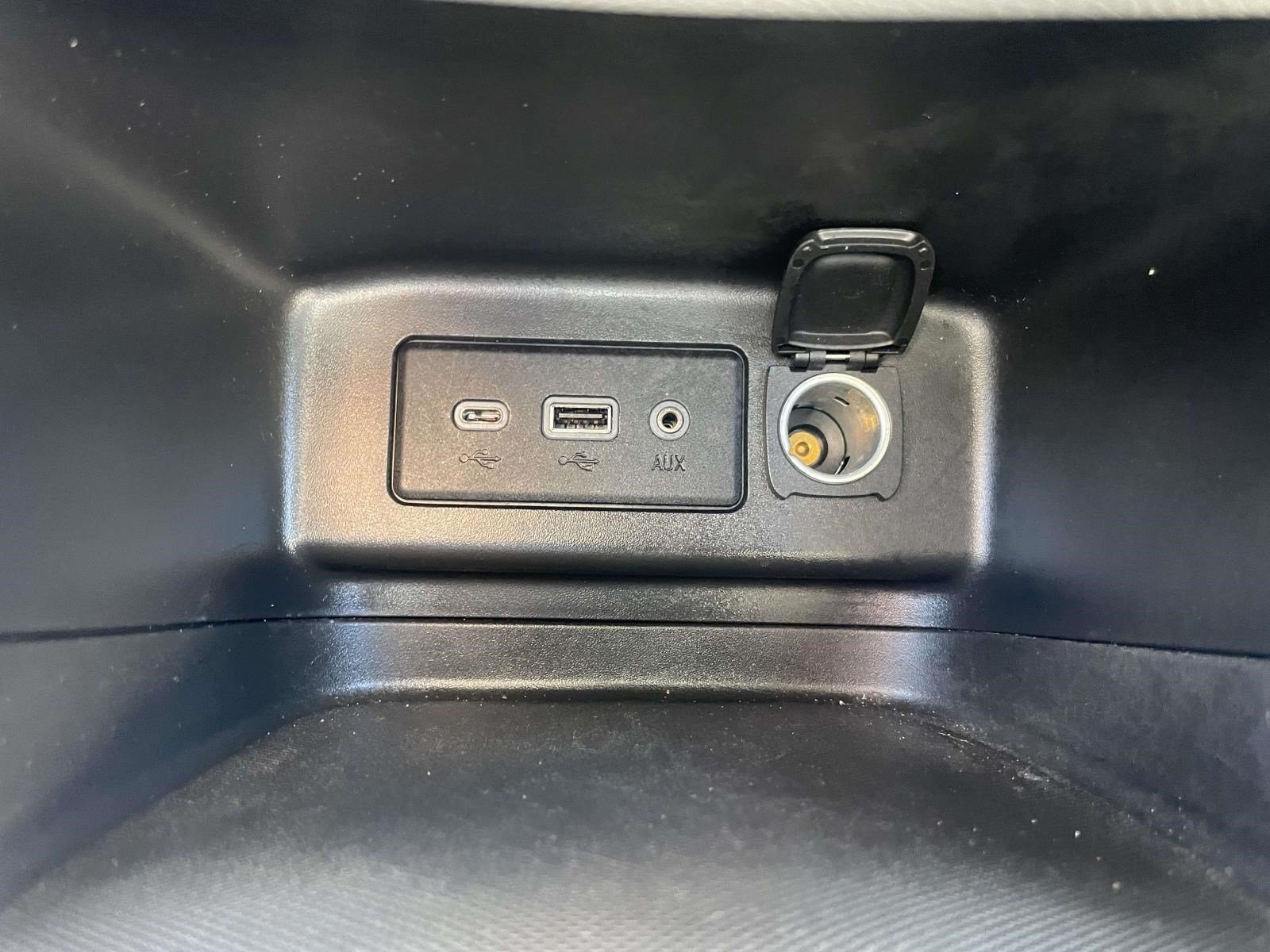 Used 2019 Chevrolet Equinox LS FWD image 28