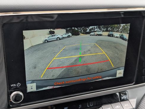Used 2025 Toyota Camry SE w/ Convenience Package FWD image 6
