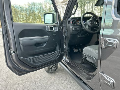New 2026 Jeep Wrangler Rubicon image 22