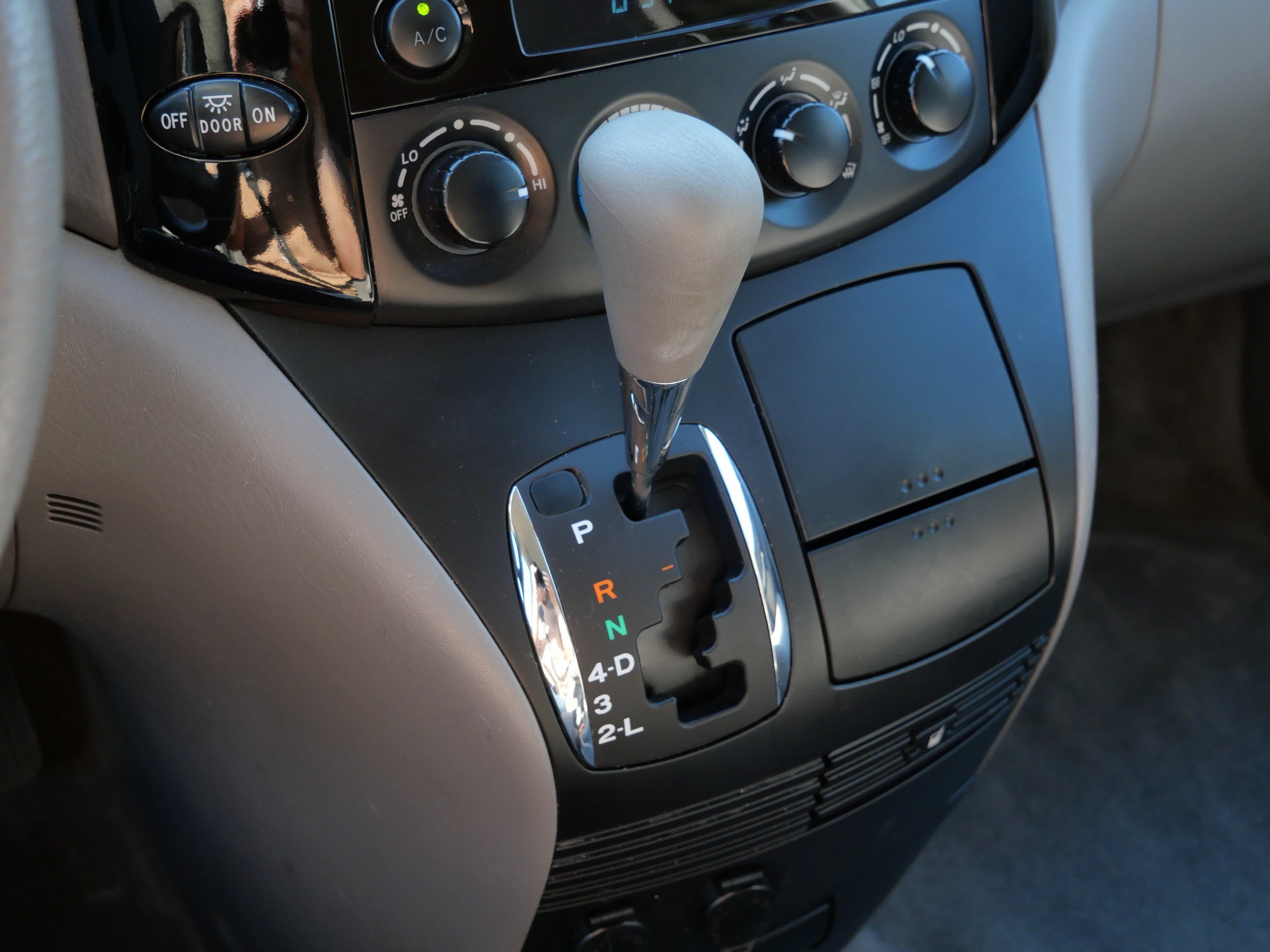 Used 2005 Toyota Sienna CE FWD image 24