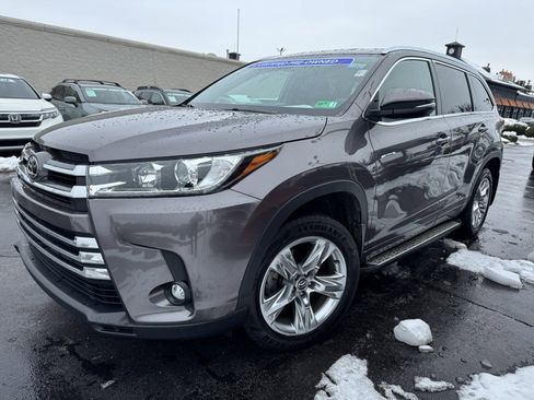 Used 2019 Toyota Highlander Limited image 1