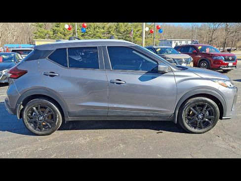 Certified 2024 Nissan Kicks SV w/ Interior Electronics Package image 9