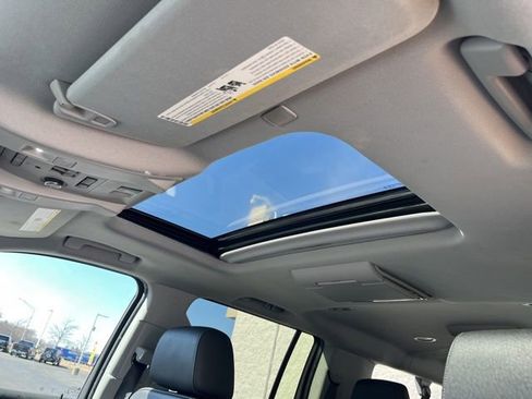Used 2019 Chevrolet Suburban Premier image 16