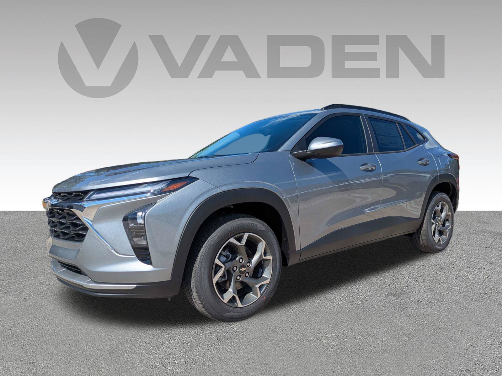 New 2026 Chevrolet Trax LT FWD image 2