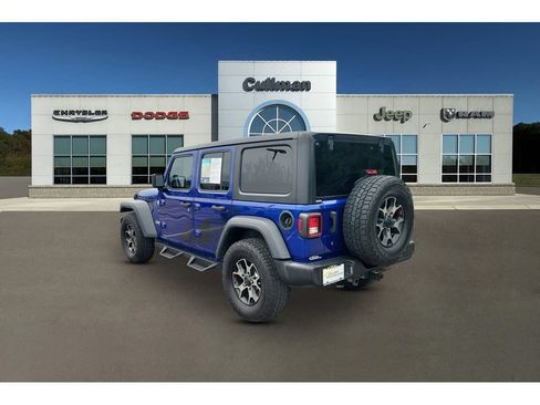 Used 2018 Jeep Wrangler Unlimited Sport S AWD/4WD image 5