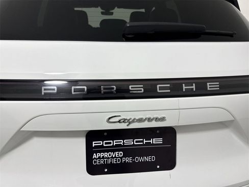 Certified 2023 Porsche Cayenne Platinum Edition image 19