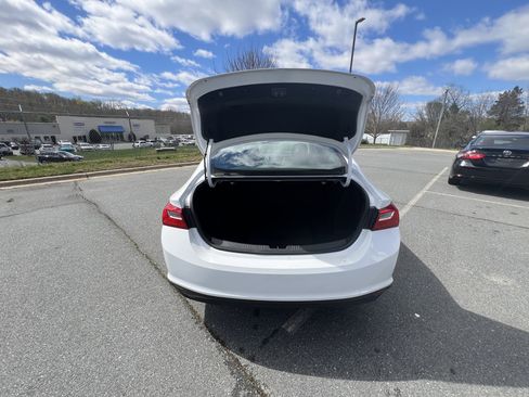 Used 2023 Chevrolet Malibu LT image 29