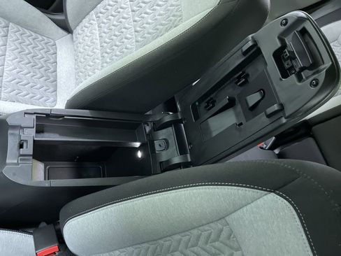 Used 2024 Chevrolet Equinox LS image 25