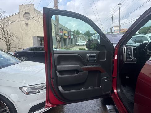 Used 2018 GMC Sierra 1500 SLT w/ SLT Premium Package AWD/4WD image 8