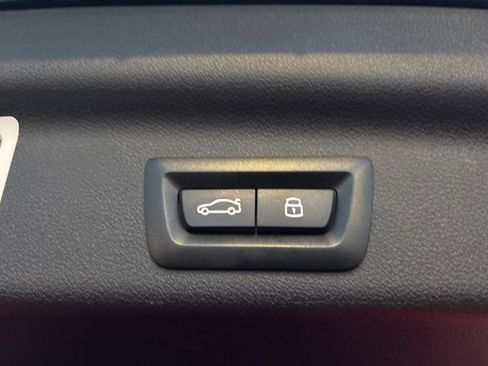 Used 2023 BMW X1 xDrive28i image 9