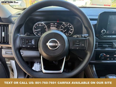 Used 2024 Nissan Pathfinder S image 16