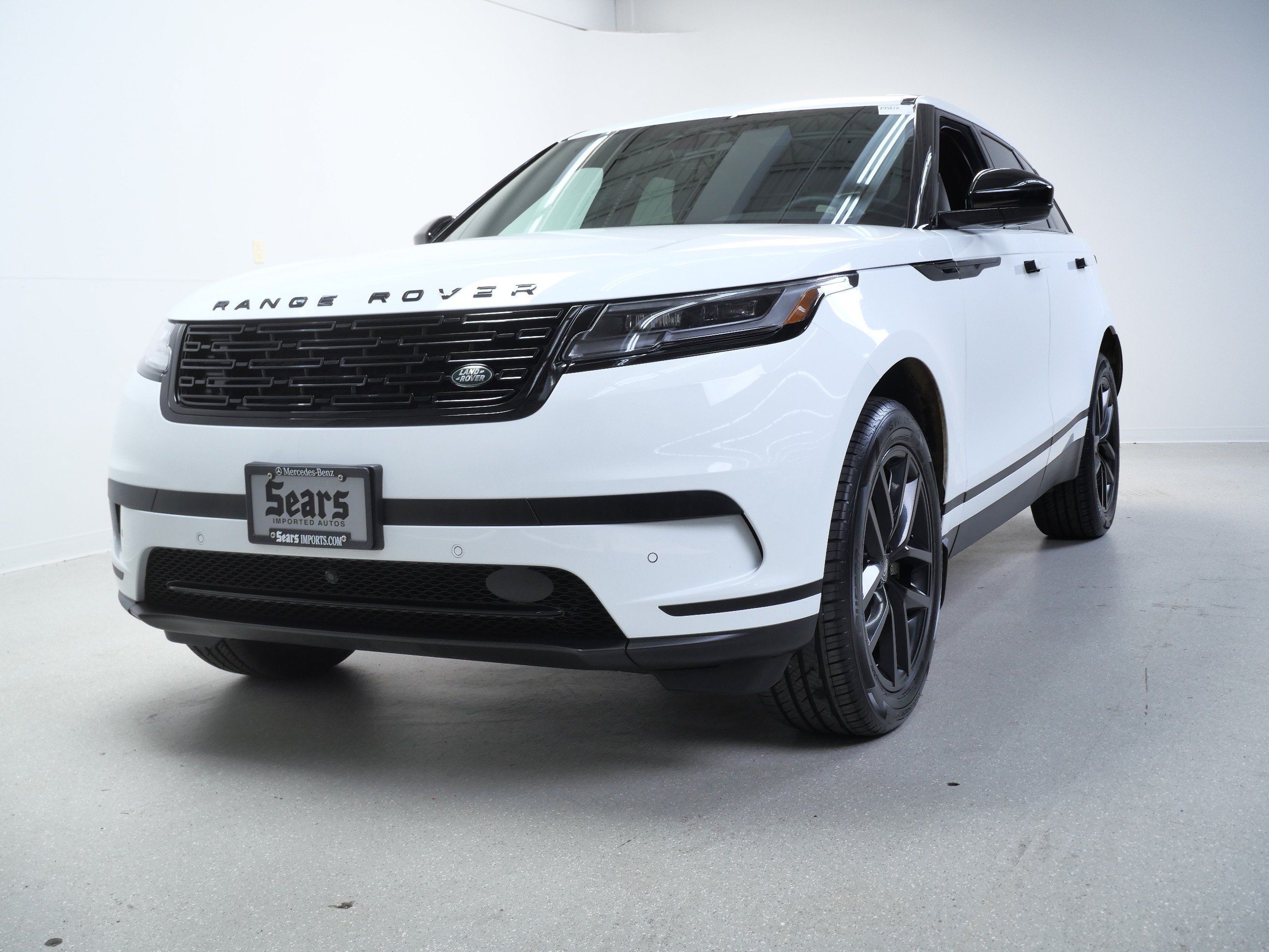 Used 2025 Land Rover Range Rover Velar S AWD/4WD image 12
