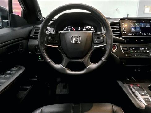 Used 2025 Honda Ridgeline TrailSport image 12