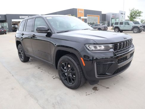 New 2026 Jeep Grand Cherokee Altitude AWD/4WD image 1